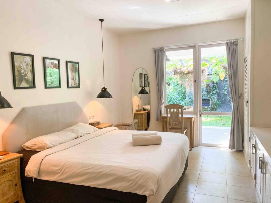 Cinta, 3 Bedroom, 3 Bathroom, Ac Lounge Villa *