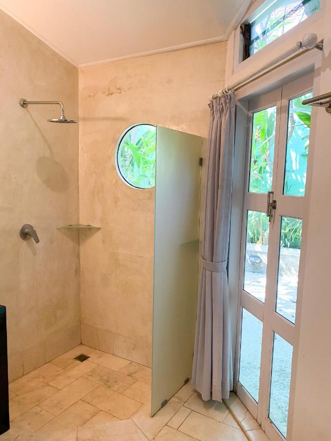 Cinta, 3 Bedroom, 3 Bathroom, Ac Lounge * Seminyak (Bali)