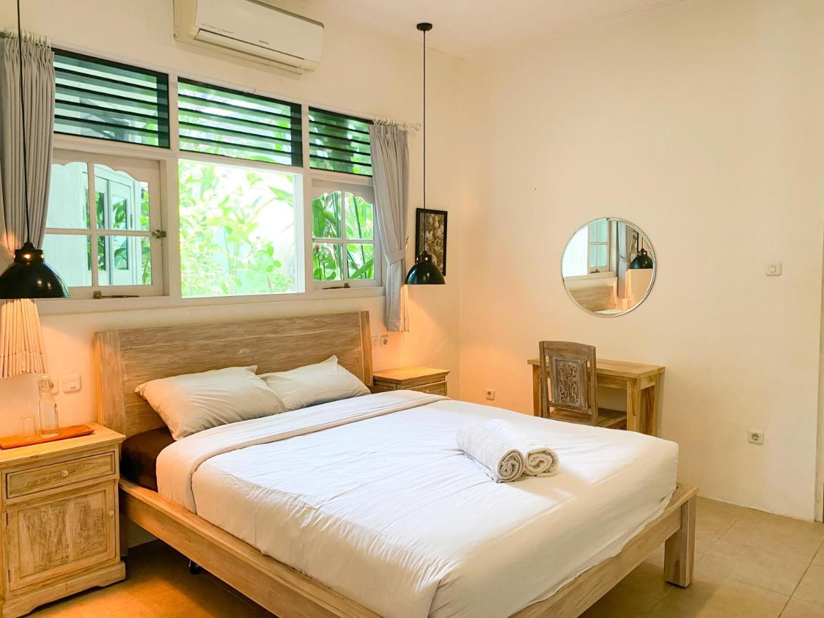 Villa Cinta, 3 Bedroom, 3 Bathroom, Ac Lounge Seminyak (Bali)